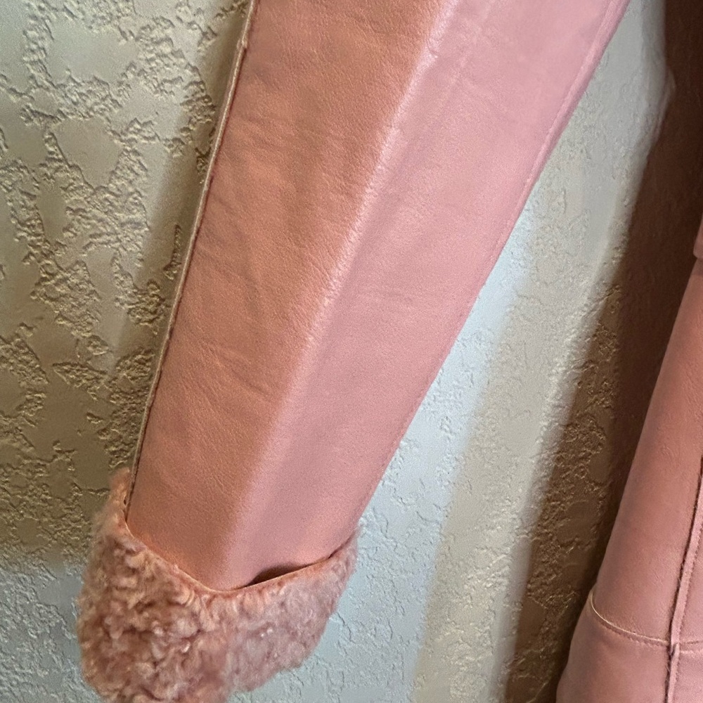 Alice + Olivia Blush Teddy Jacket - Picture 4 of 11